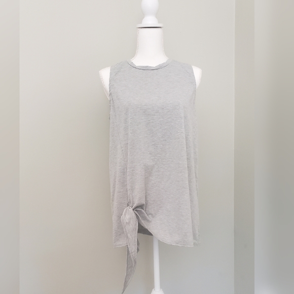 Cute Grey T-shirt Size M - Picture 1 of 6
